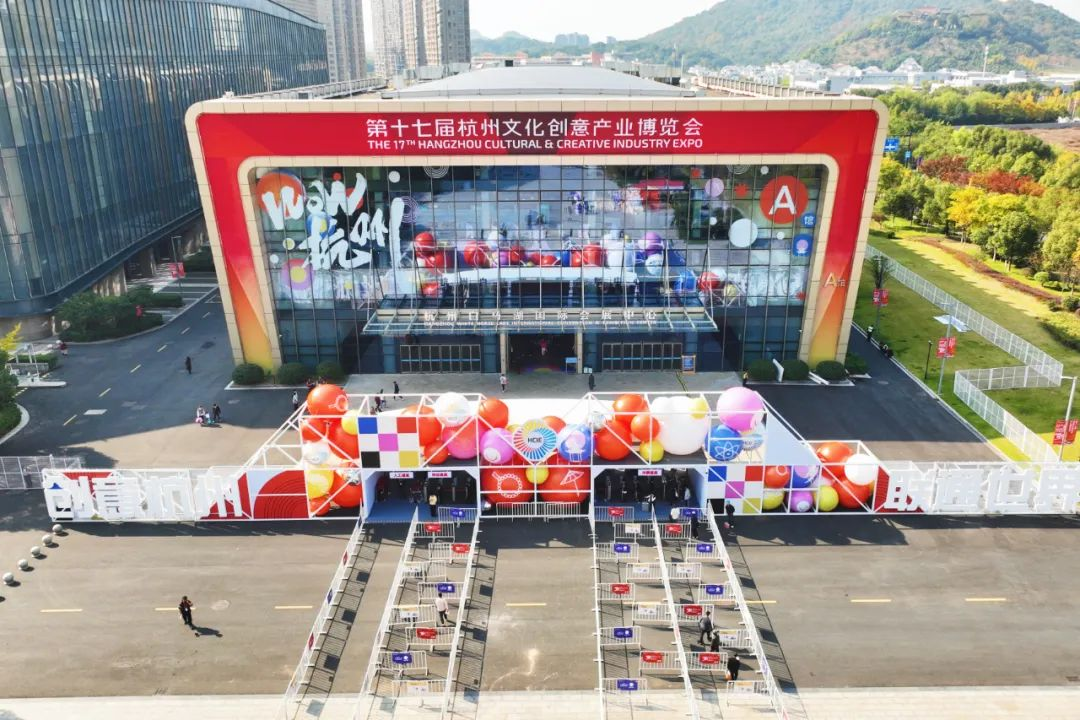 在文博会现场玩“穿越”？当虹“潮”科技很吸睛！